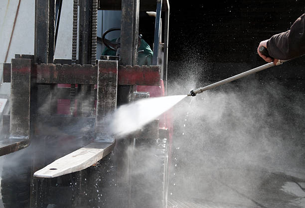 Why Choose Our Certified Pressure Washing Experts for Your Project Needs in Andalusia, AL?